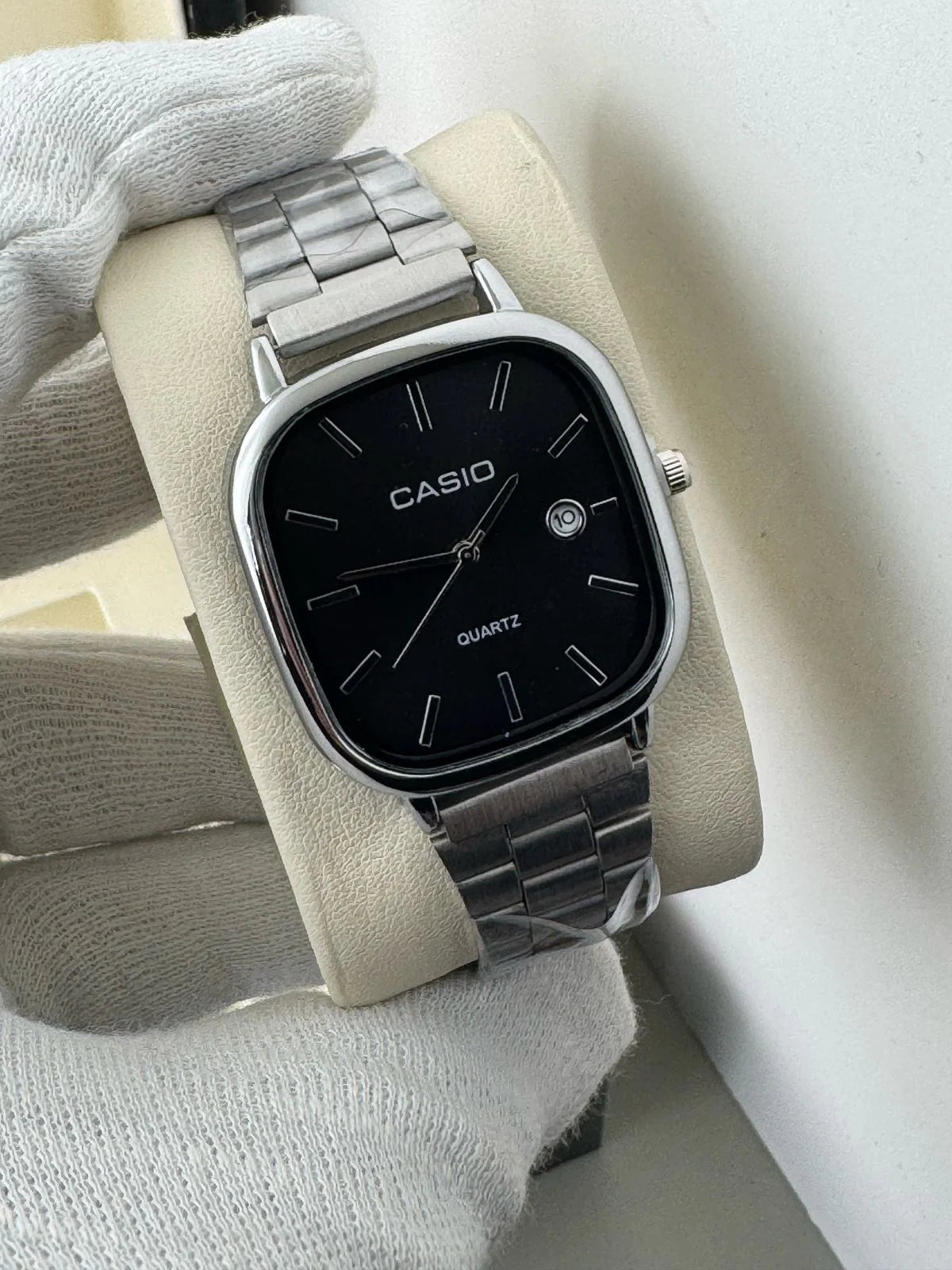 CASIO QUARTZ VINTAGE WATCH