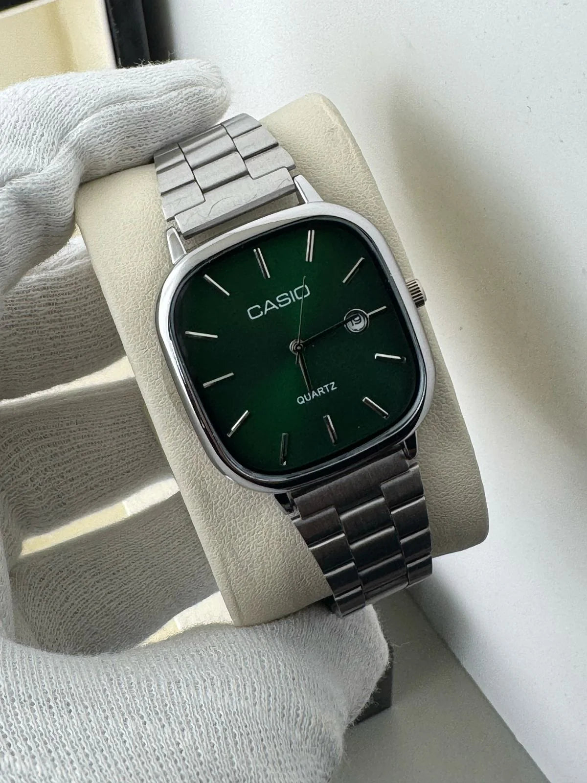 CASIO QUARTZ VINTAGE WATCH