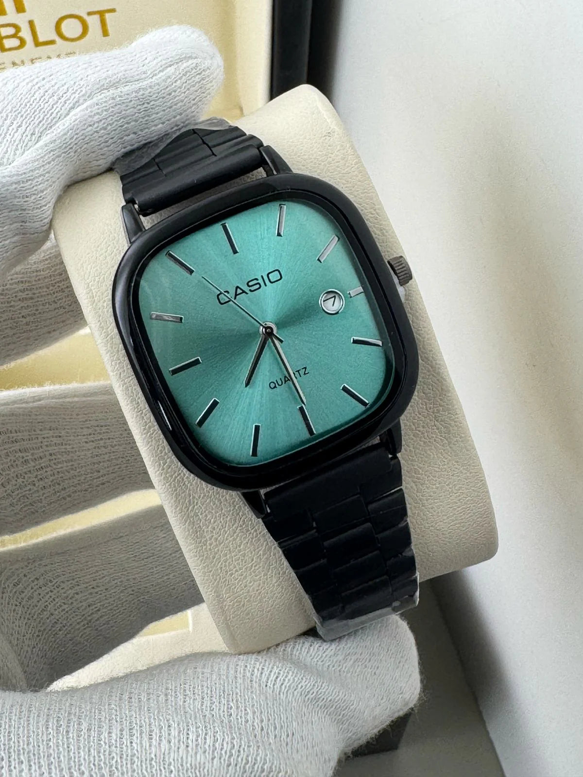 CASIO QUARTZ VINTAGE WATCH